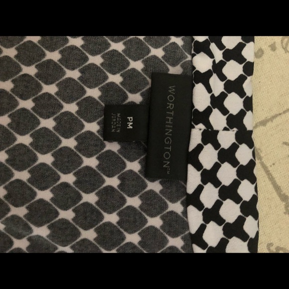 Worthington top, great for layering - Picture 3 of 4